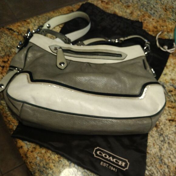 RARE COACH LIMITED EDITION MADISON SPECTATOR CREAM/TAUPE HOBO with Cover - Picture 2 of 12